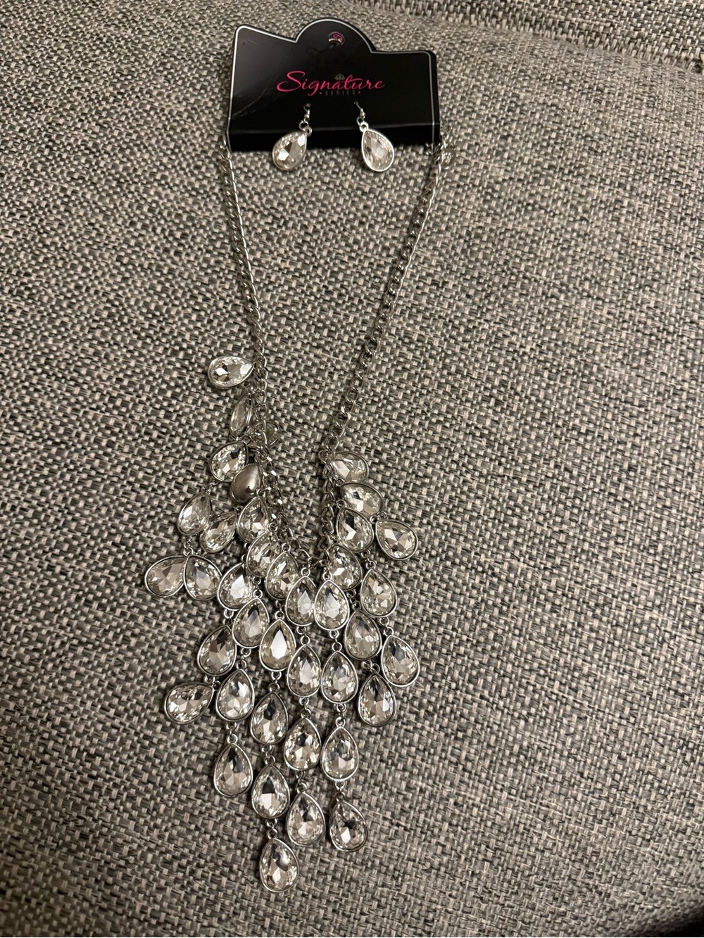 NWT Signature Silver Teardrop Cluster Necklace & Earring Set - Clear